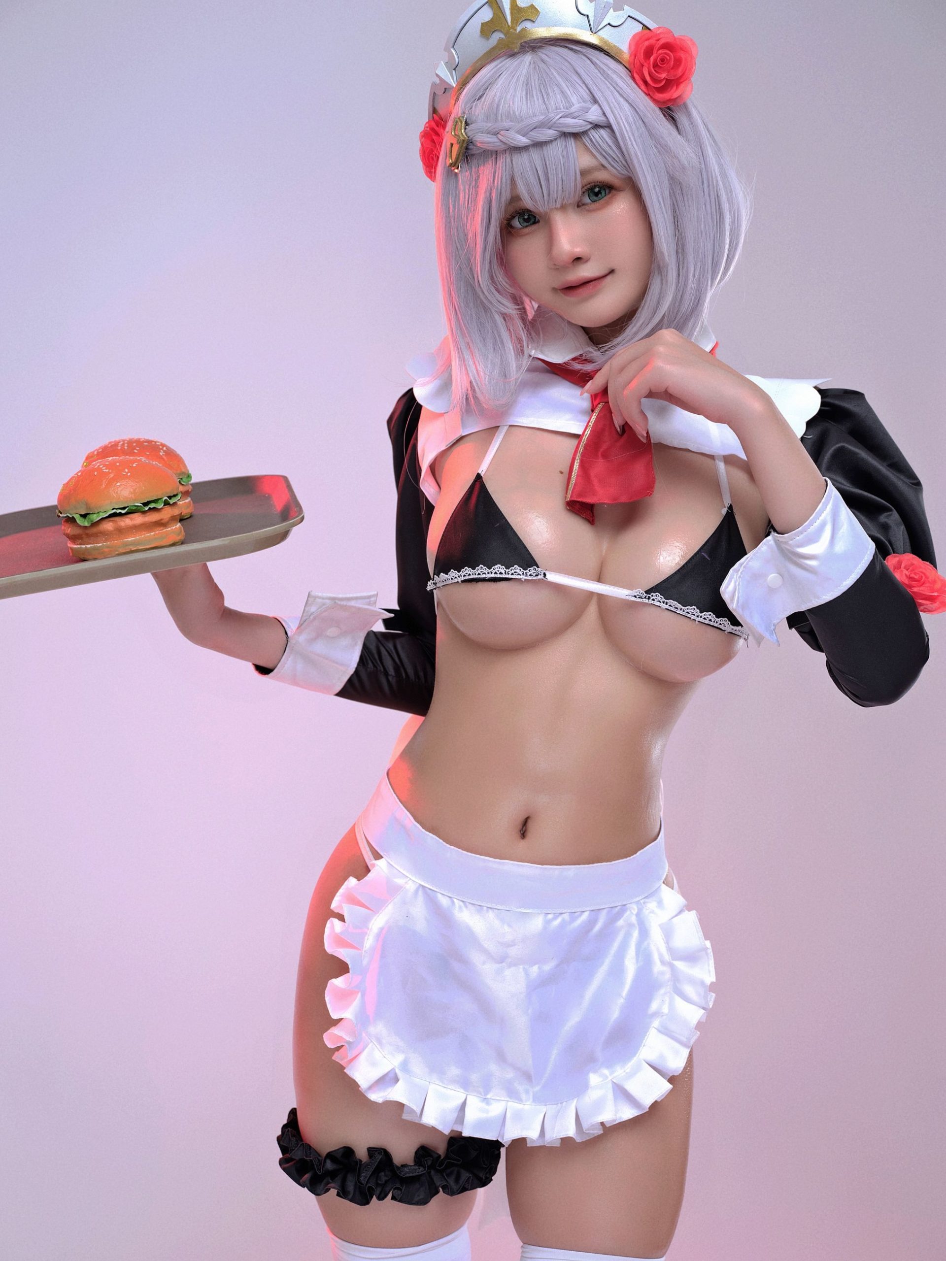 Noelle nude cosplay